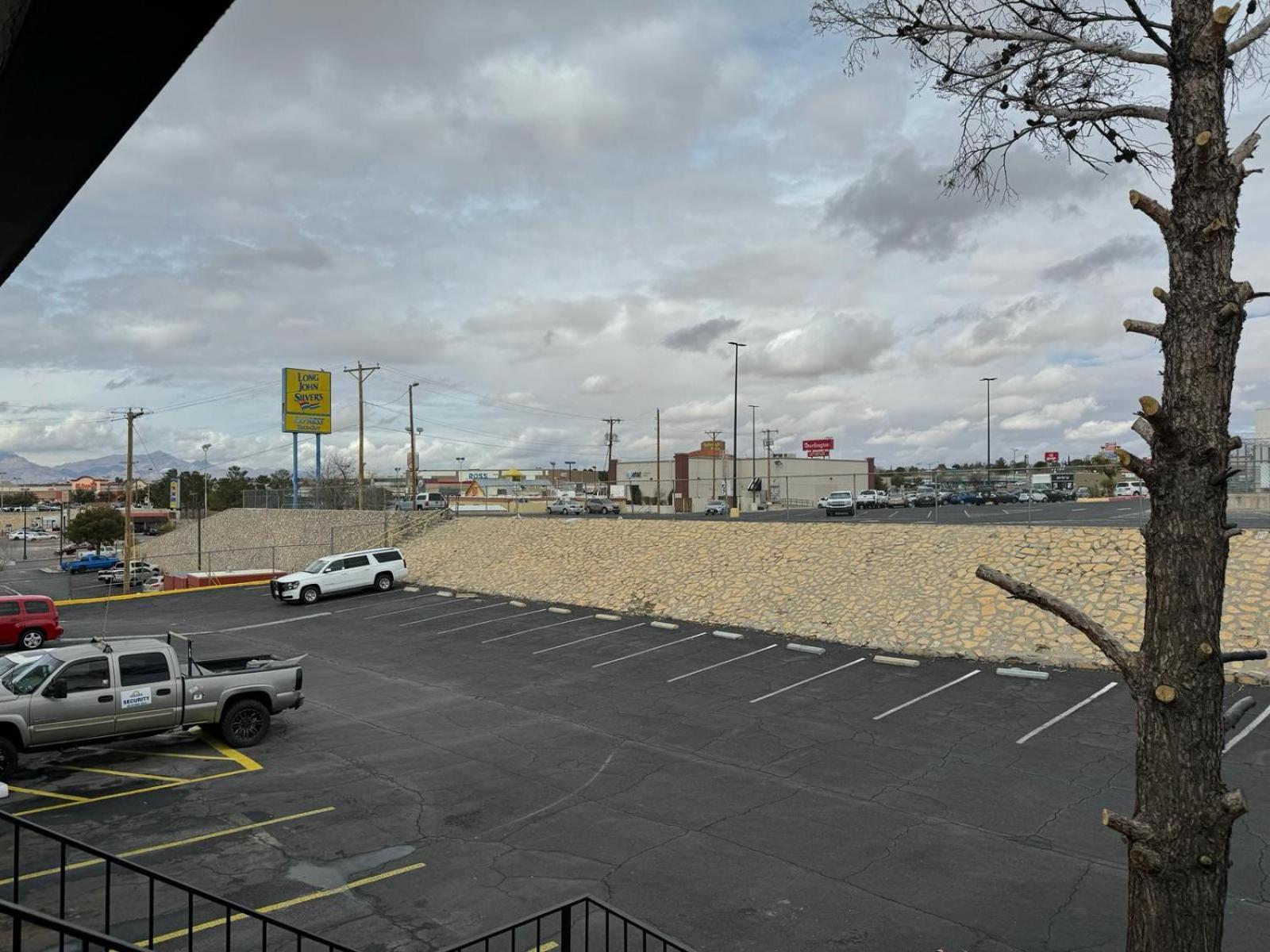 Days Inn By Wyndham El Paso Airport East Exterior foto